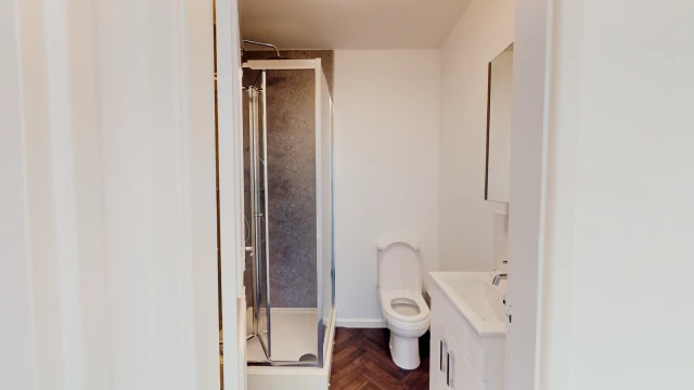 Room 6, Lenton Boulevard, NG7 2ET 2