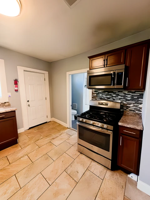 1611 East Fayette St 4