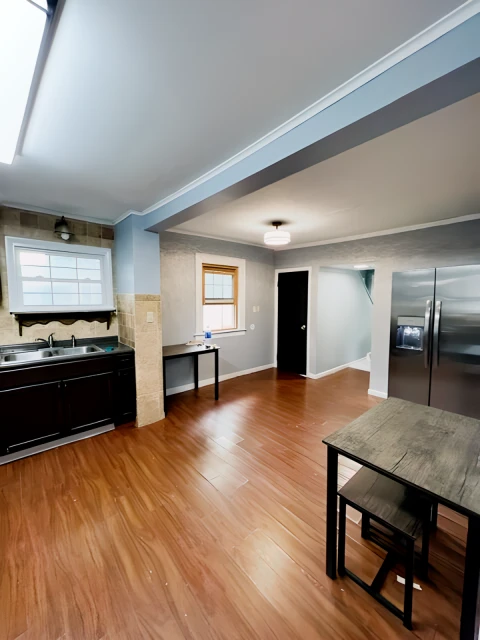 1112 East Colvin St 2