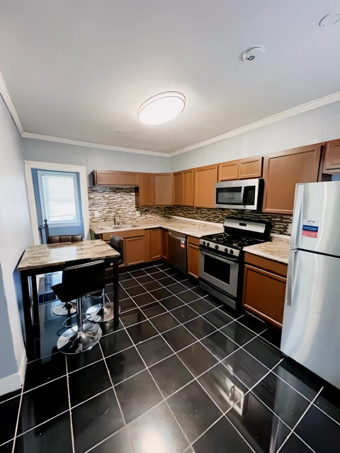 1436 East Genesee St 4
