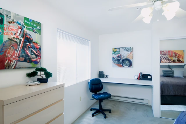 1005 W. Stoughton 4