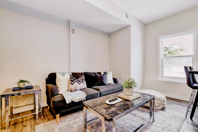 84 Russell Avenue 2