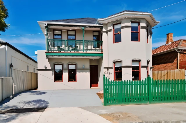 4 Carnarvon St, Brunswick 1