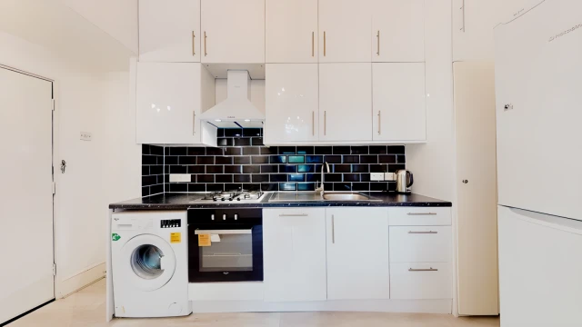 Warwick Road 23411# 3