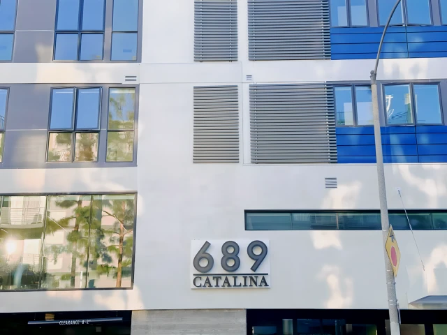 689 Catalina 2
