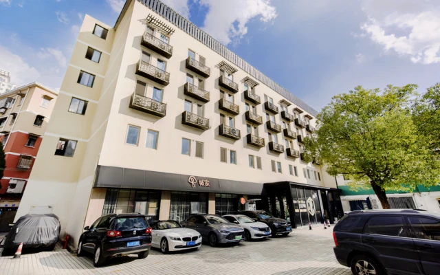 Jinshajiang Road Subway Station Store -- CJIA Apartment