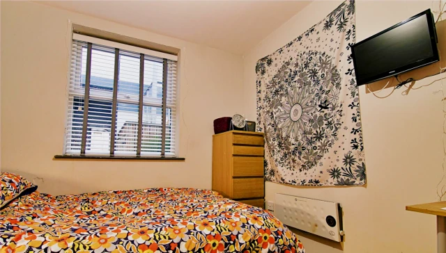 Phoenix Street, Lancaster - Flat 2, Phoenix Nights 2