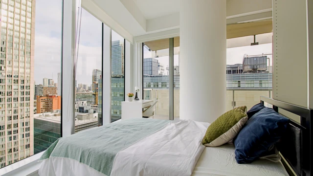 Liwinco - Yonge Dundas Street (197 Yonge St) 1