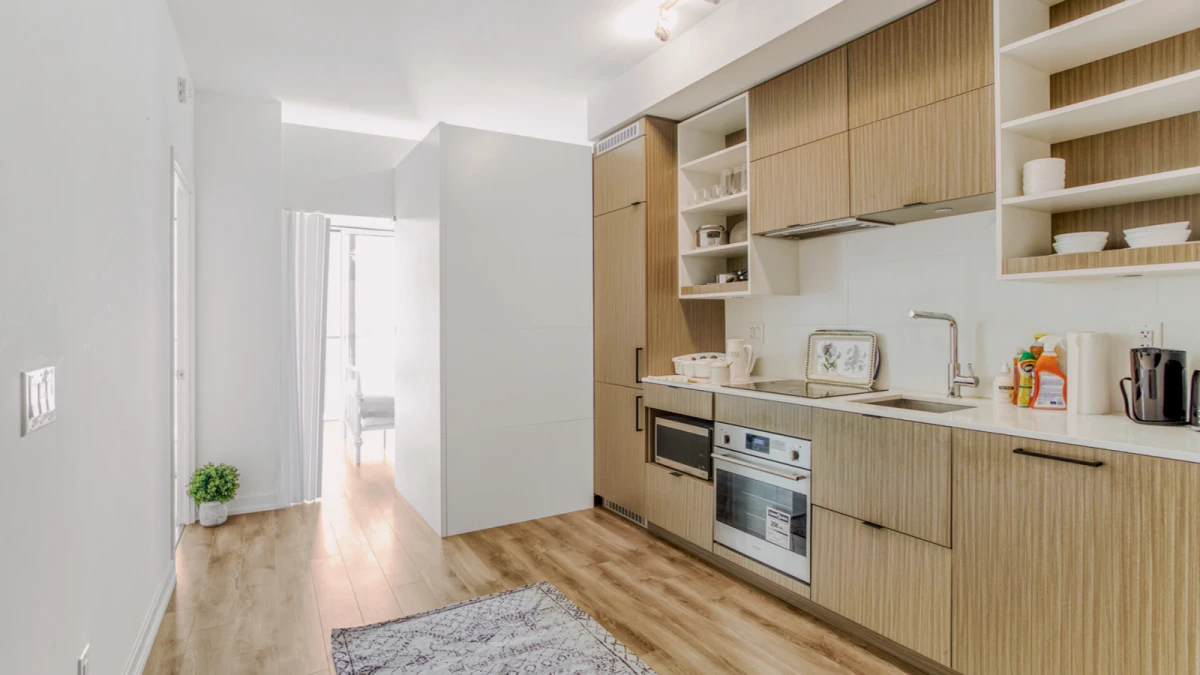 Liwinco - Yonge Dundas Street (20 Edward St) - Toronto student accommodation - Master Room & Private Bathroom B in 4 Bedrooms