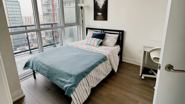 Liwinco - Yonge Dundas Street (77 Mutual St) 4