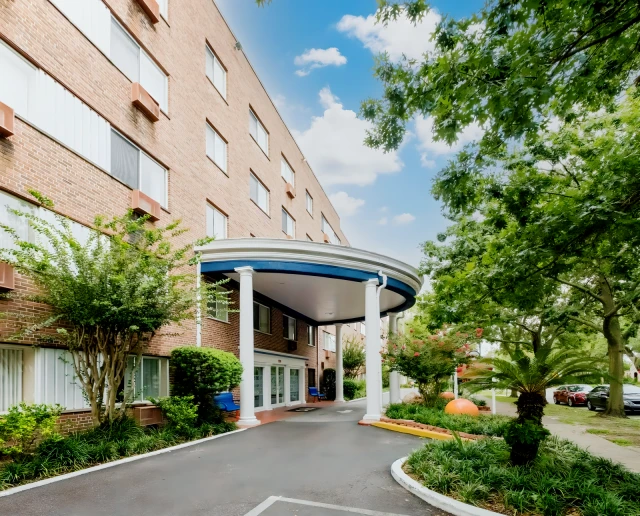College Manor 1