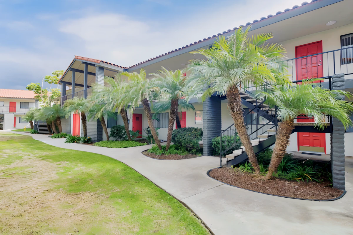 University Village Fullerton 0