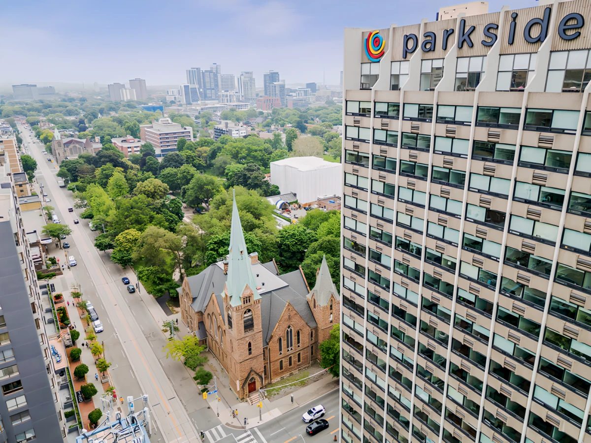 Parkside Student Residence - chỗ ở sinh viên tại Toronto