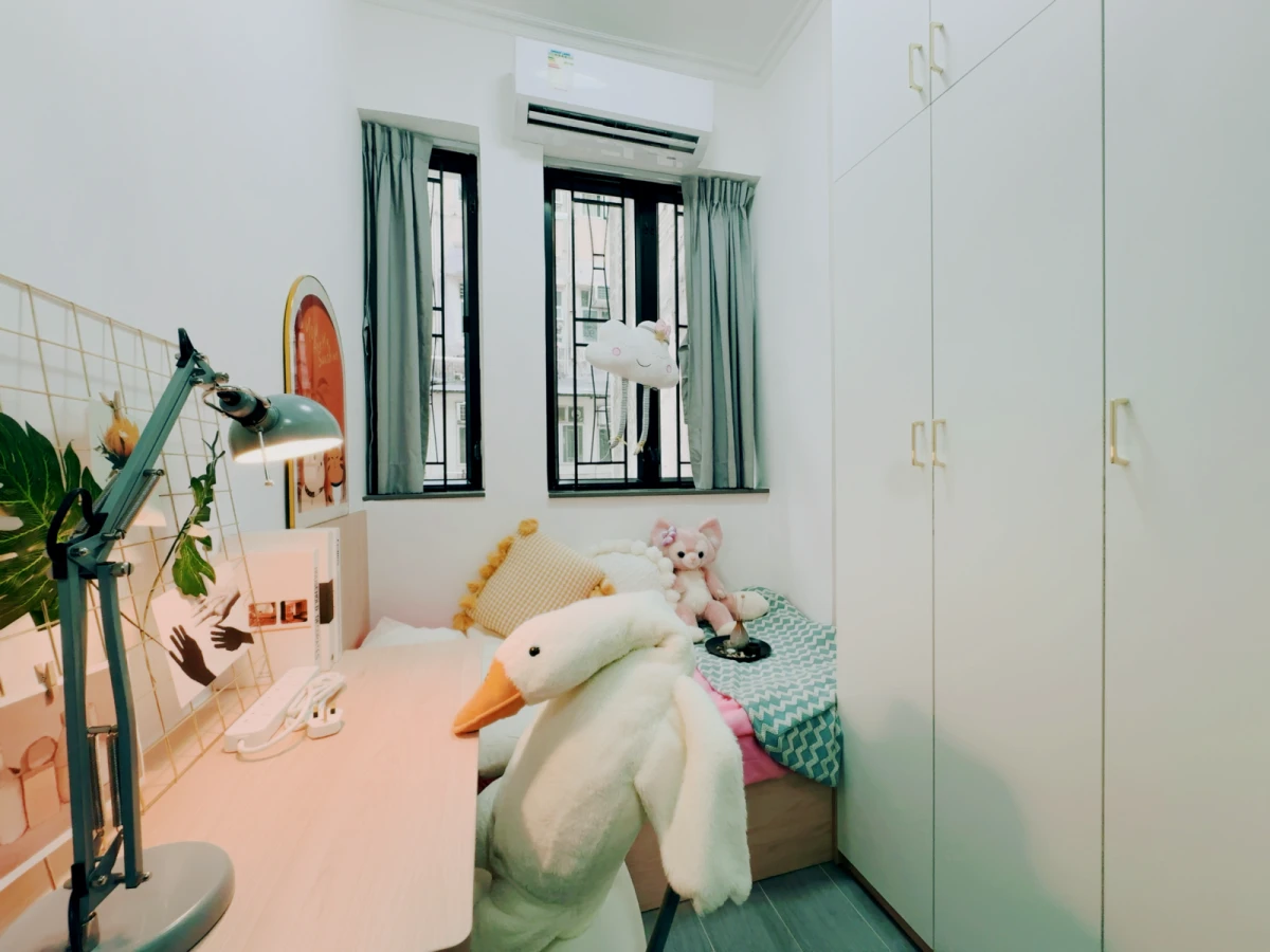 Jordan | Battery Street Apartments 0