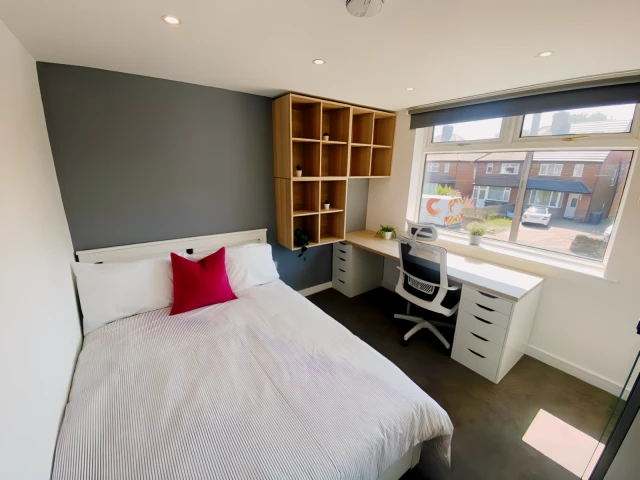 76 Peveril Road 2