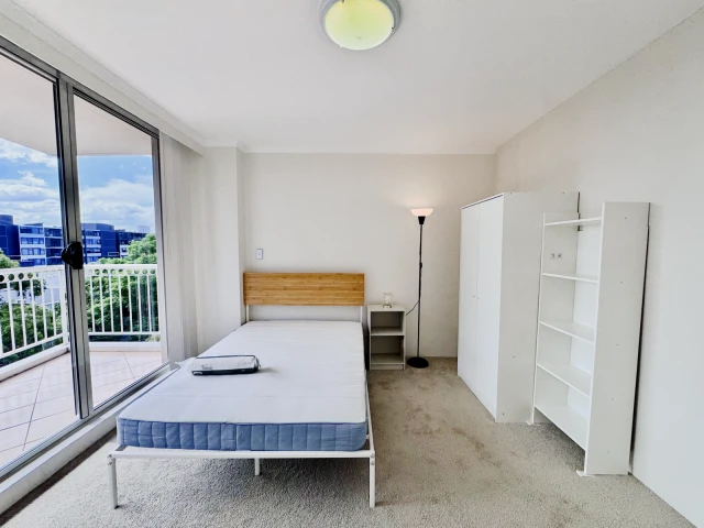 83-93 Dalmeny Ave 4