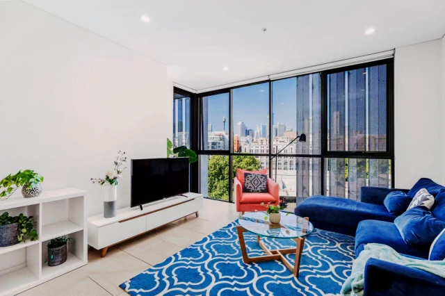 89 Bay St 1