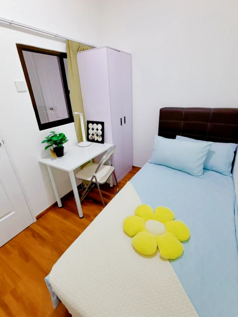 Novena Court 4