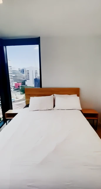 560 Flinders Street 1