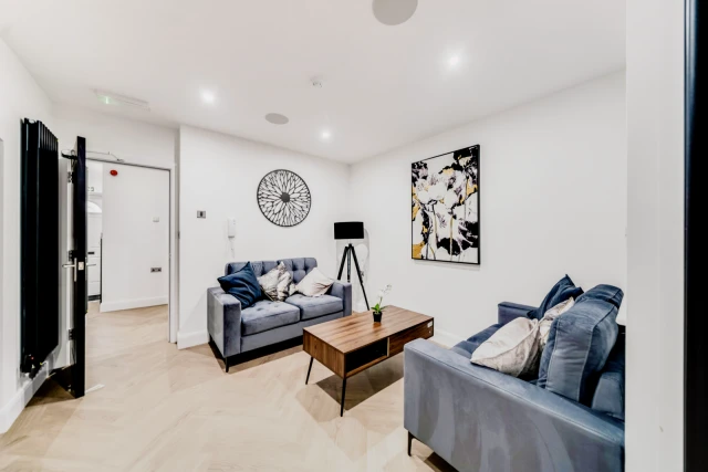 8 Leopold road, L7 1