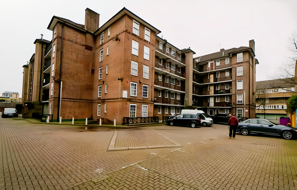 Hollybush Gardens 25530# 0