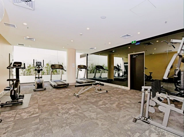 3 George Julius Ave(00622) 1