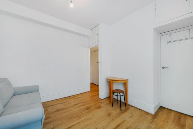 ST-Gloucester Place 1