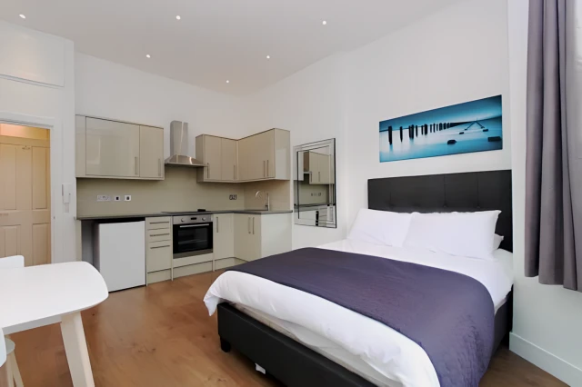 Nevern Place, Earls Court 3