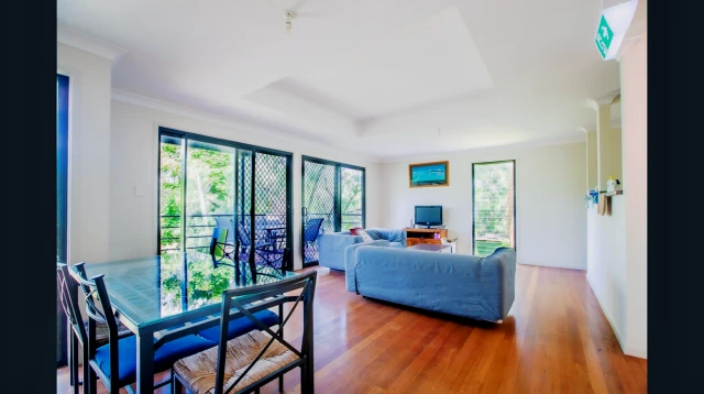 85 Munro St 2