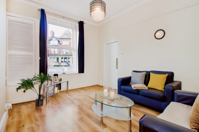 Victoria Road 26497# 1