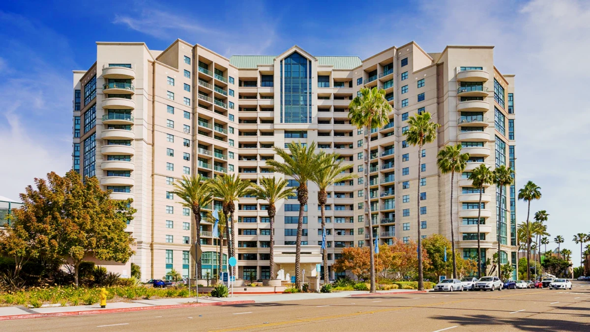 Towers at Costa Verde - San Diego student accommodation