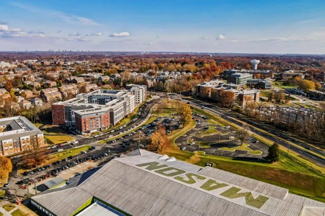 The Main on University - ที่พักนักศึกษาในแฟร์แฟกซ์ รัฐเวอร์จิเนีย