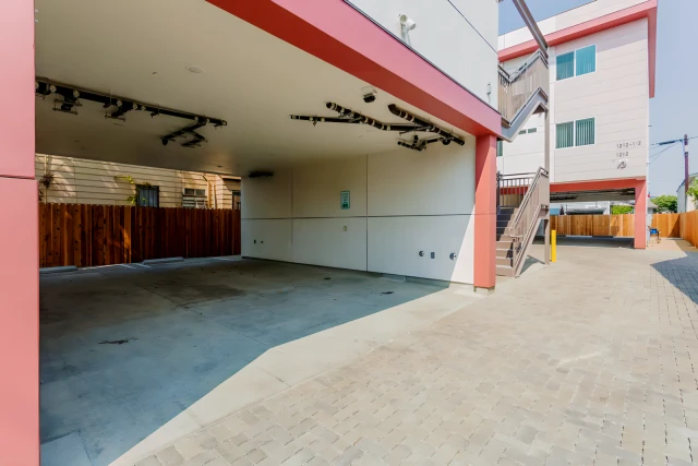 Fedora Villas (1210 Fedora St) 2