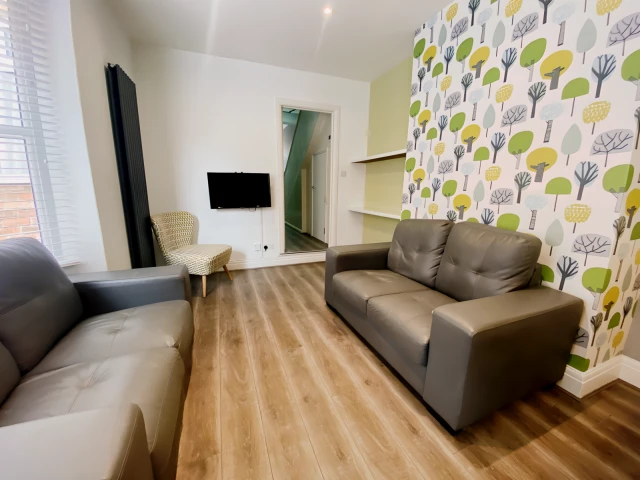 6 Auckland Avenue 1