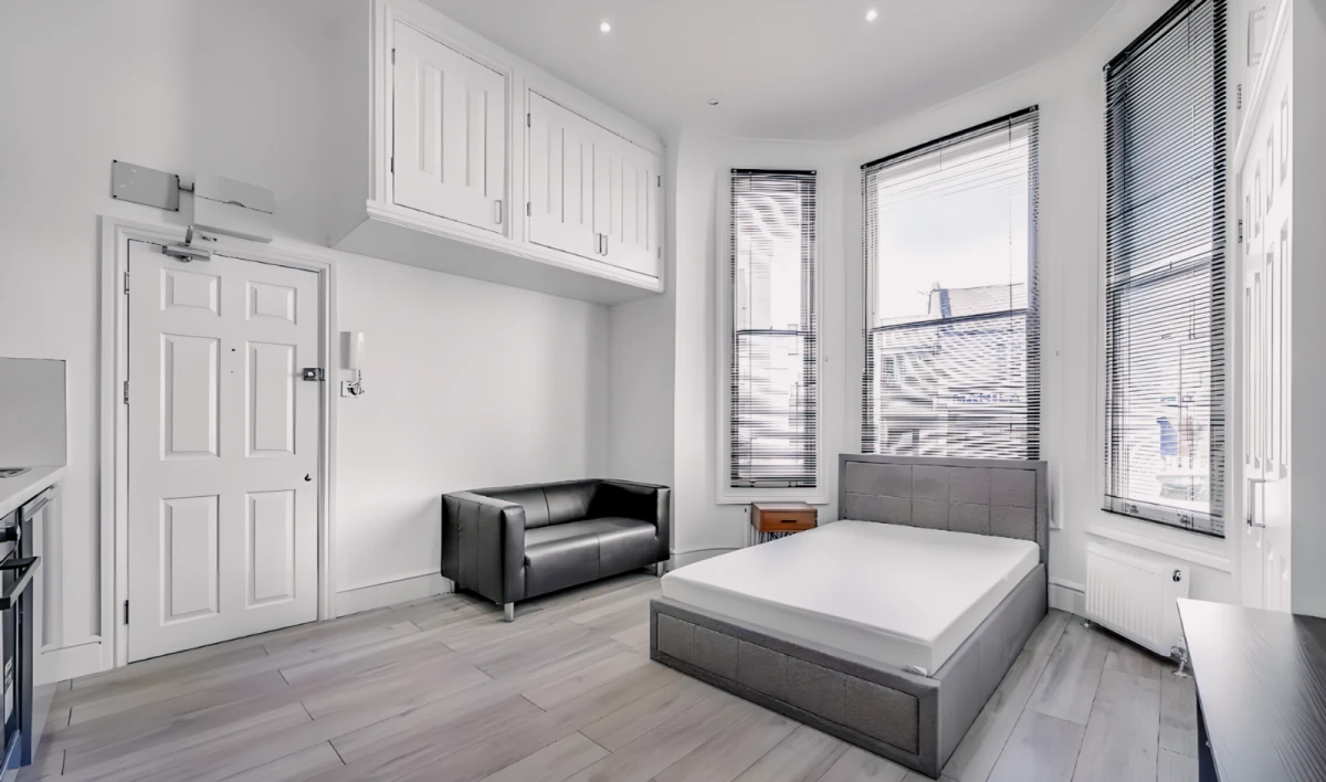 LH-Hogarth Road 0