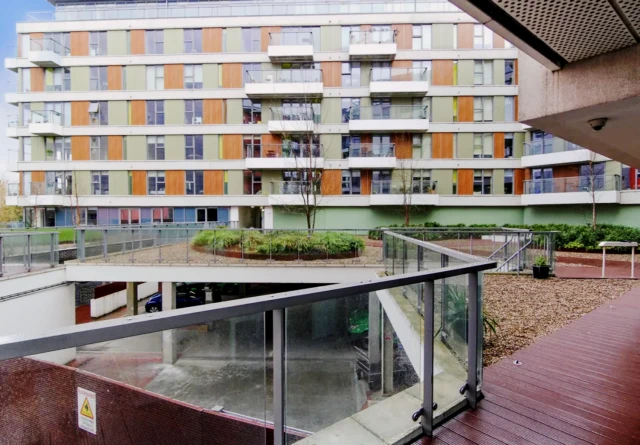 LH-Ink Court 1