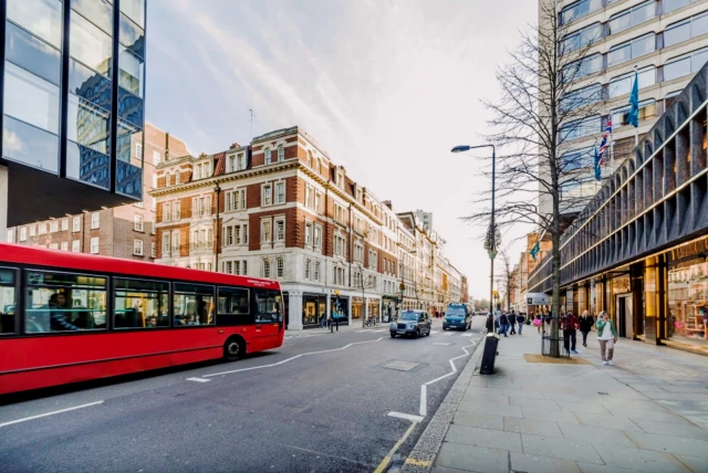 LH-Knightsbridge Court 2