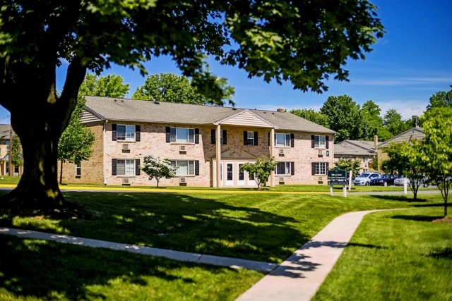 Woodland Plaza 4