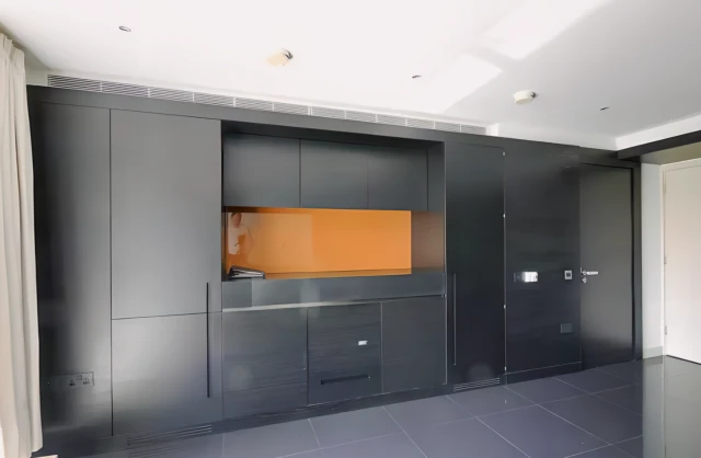 LH-Pan Peninsula Square 1