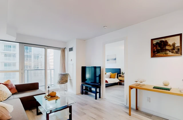 608 - 763 Bay Street 2