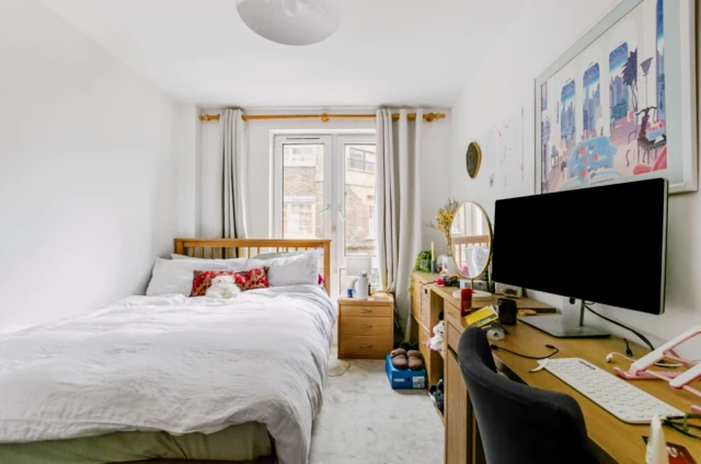 LH-Bartholomew Close 4