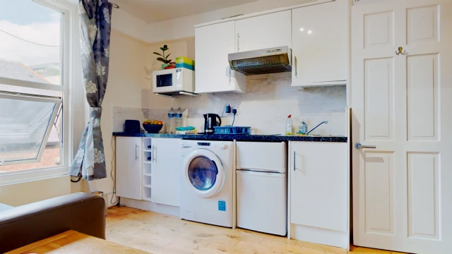 Cheniston Gardens, Kensington 4