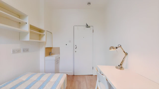 Talgarth Road 27355# 3