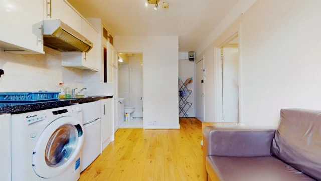 Cheniston Gardens, Kensington 3