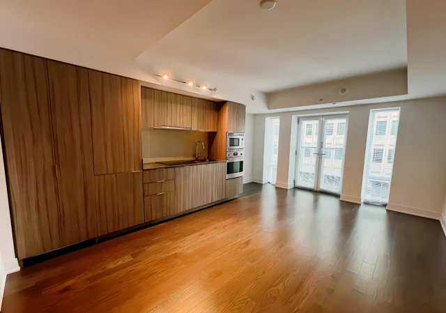 423 - 955 Bay Street 1