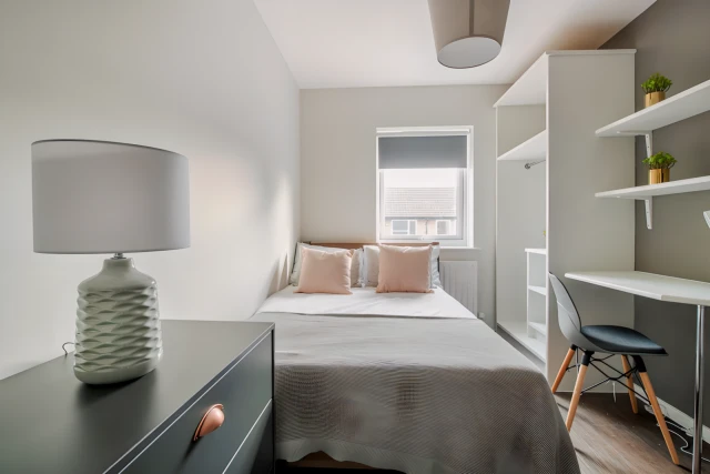 Flat 3, 28 Church Street 3