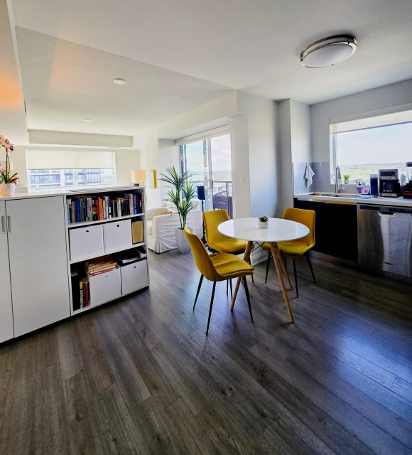 Markham Downtown Condo - 2 bedrooms + 2 bathrooms