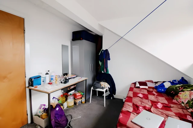 Brudenell Grove 27724# 4