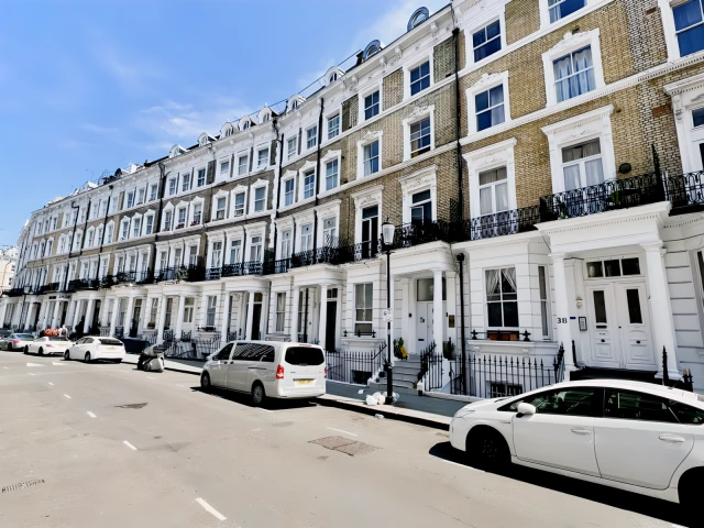 Hogarth Road 27957# 1