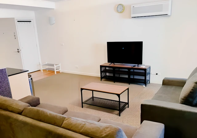 16 Moore St 3